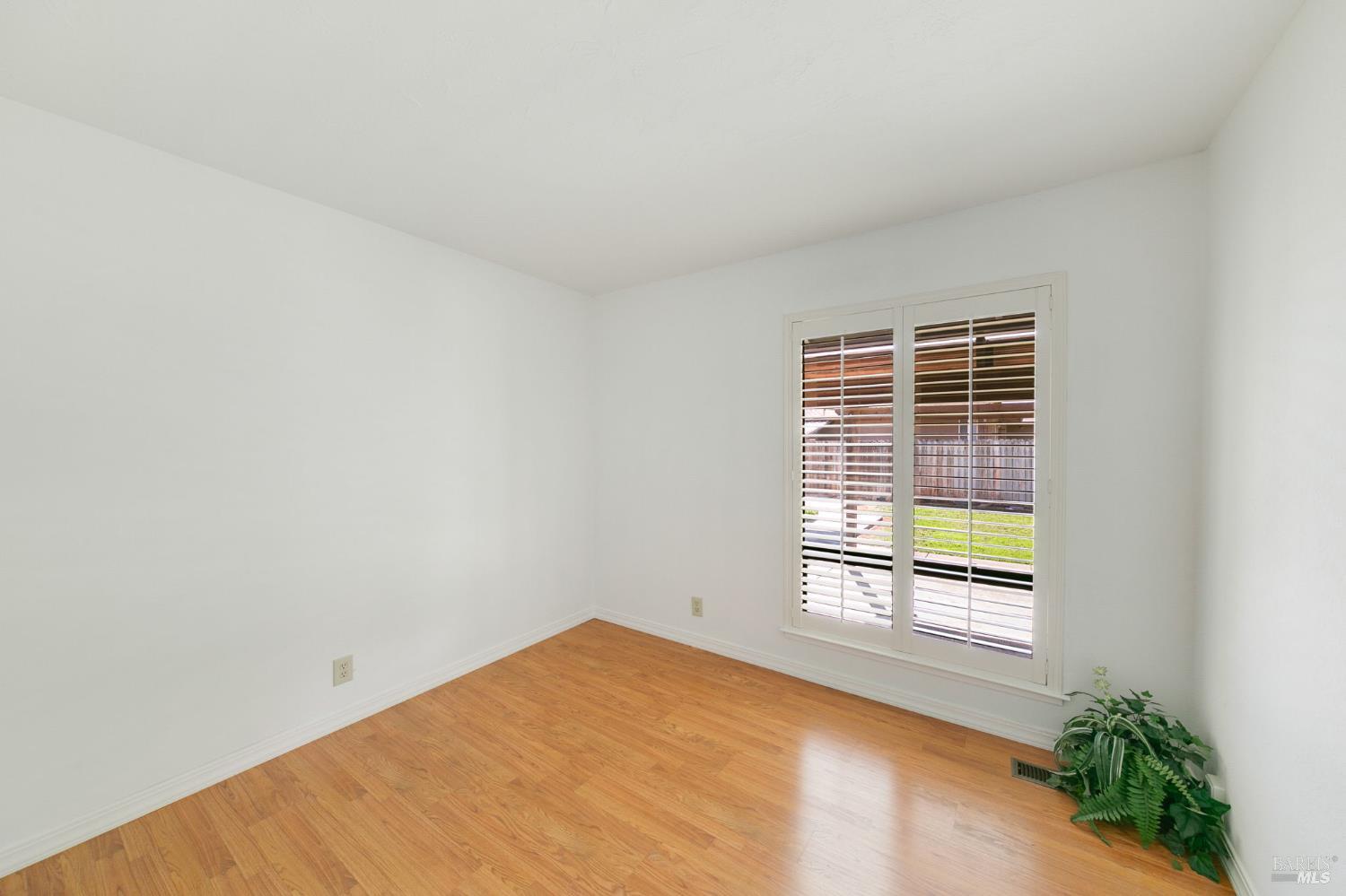 Detail Gallery Image 18 of 50 For 390 S Almond St, Dixon,  CA 95620 - 4 Beds | 2/1 Baths
