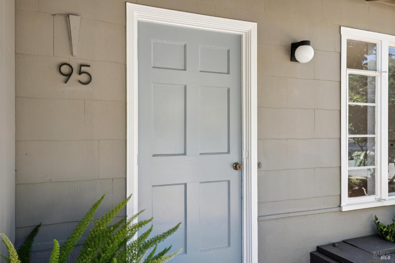 Detail Gallery Image 5 of 40 For 95 the Alameda Unkn, San Anselmo,  CA 94960 - 3 Beds | 2 Baths