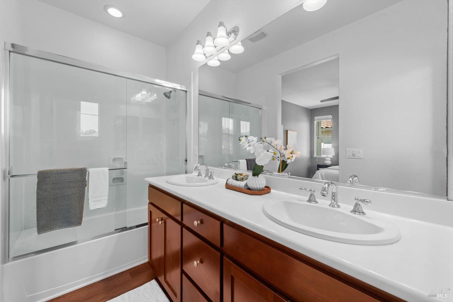 Detail Gallery Image 34 of 54 For 1013 Portofino Ave, Vacaville,  CA 95687 - 3 Beds | 2/1 Baths