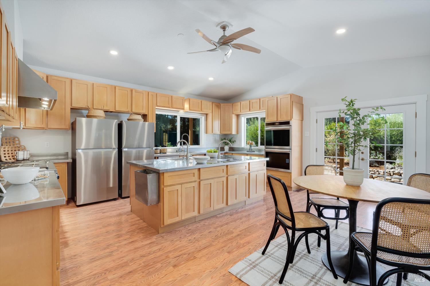 Detail Gallery Image 14 of 46 For 19100 Ola Ct, Sonoma,  CA 95476 - 2 Beds | 2 Baths