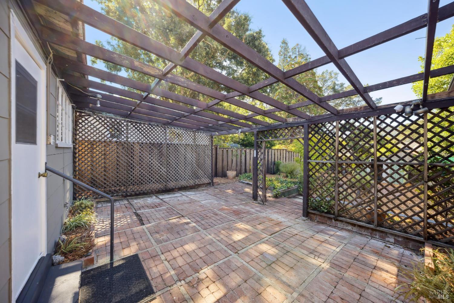 Detail Gallery Image 29 of 40 For 95 the Alameda Unkn, San Anselmo,  CA 94960 - 3 Beds | 2 Baths
