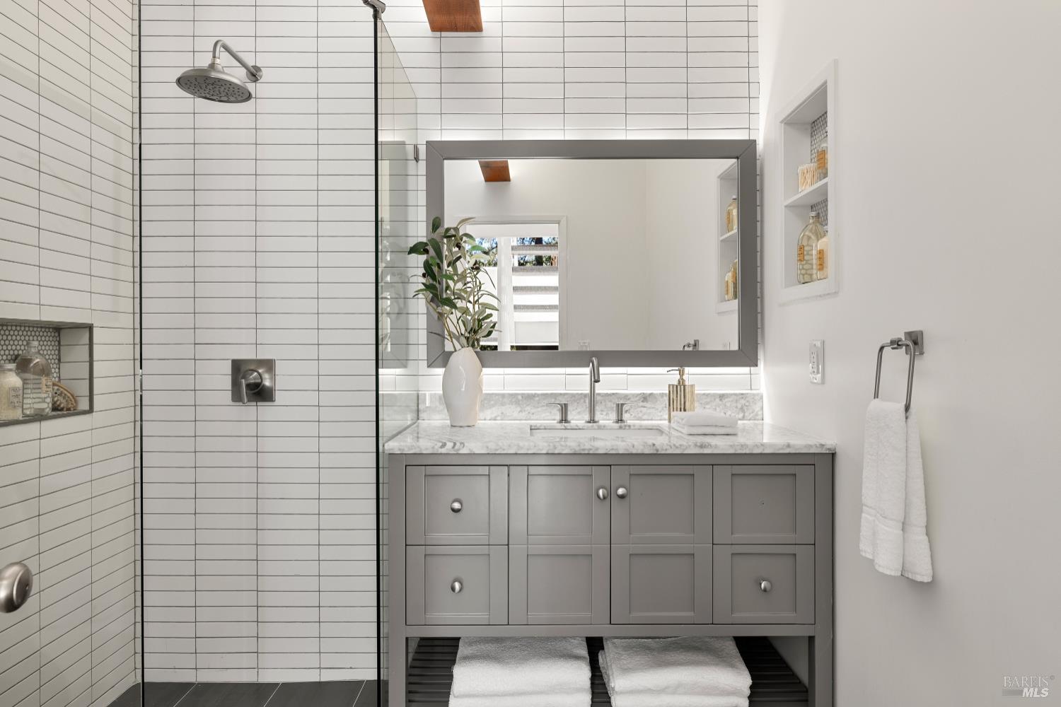Detail Gallery Image 34 of 56 For 306 Edgewood Ave, Mill Valley,  CA 94941 - 4 Beds | 3 Baths