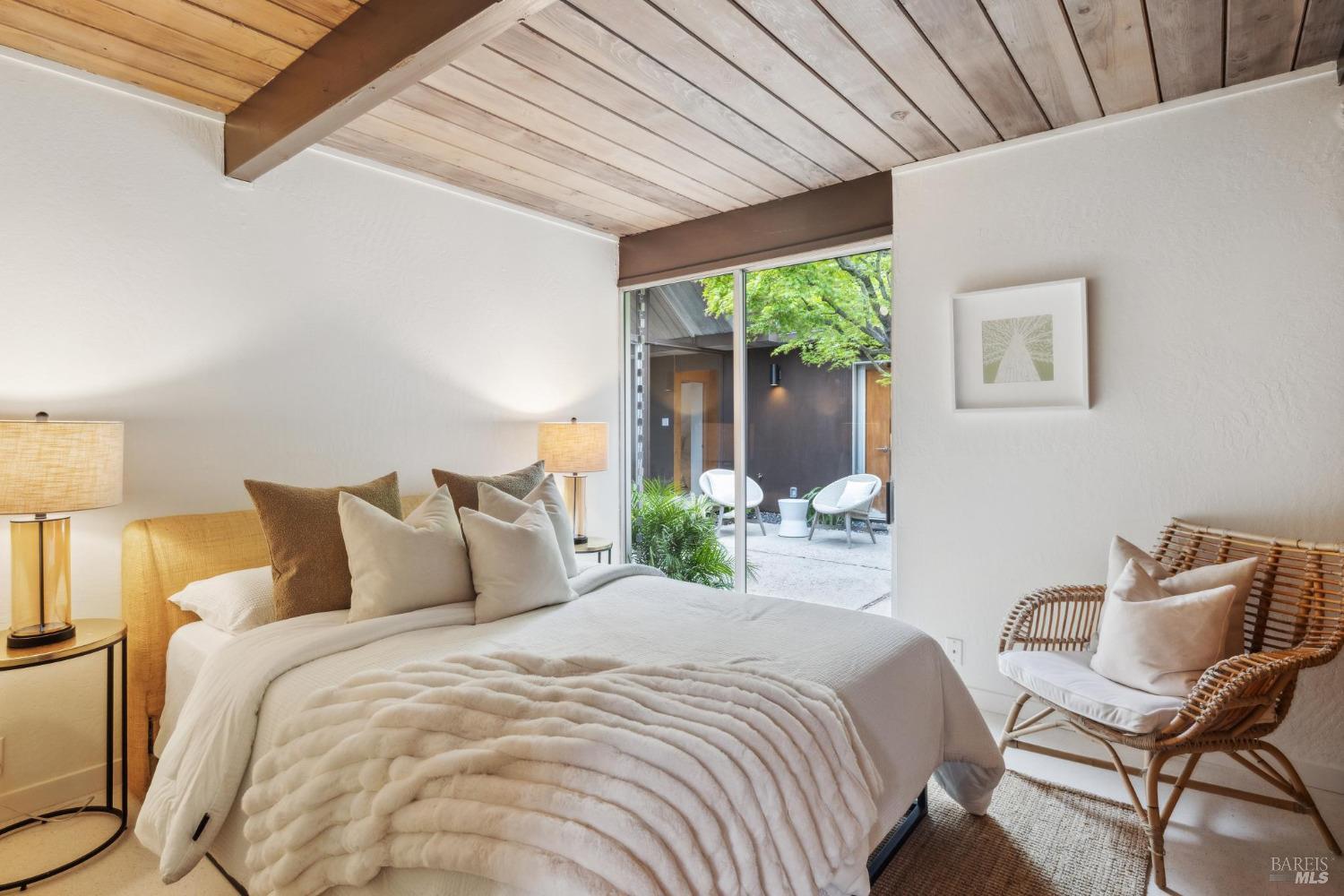 Detail Gallery Image 41 of 55 For 87 Mount Rainier Dr, San Rafael,  CA 94903 - 5 Beds | 2 Baths