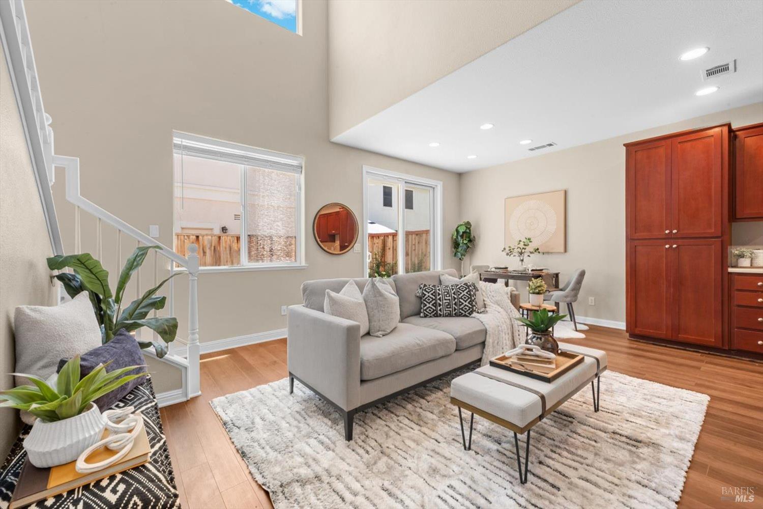 Detail Gallery Image 8 of 54 For 1013 Portofino Ave, Vacaville,  CA 95687 - 3 Beds | 2/1 Baths