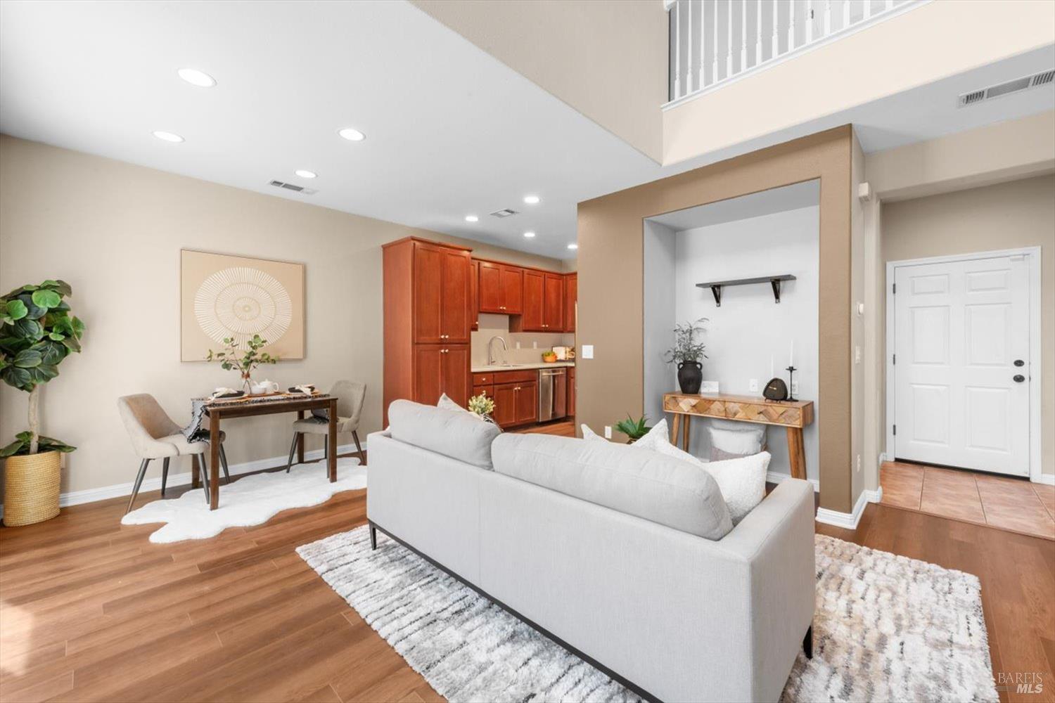 Detail Gallery Image 12 of 54 For 1013 Portofino Ave, Vacaville,  CA 95687 - 3 Beds | 2/1 Baths