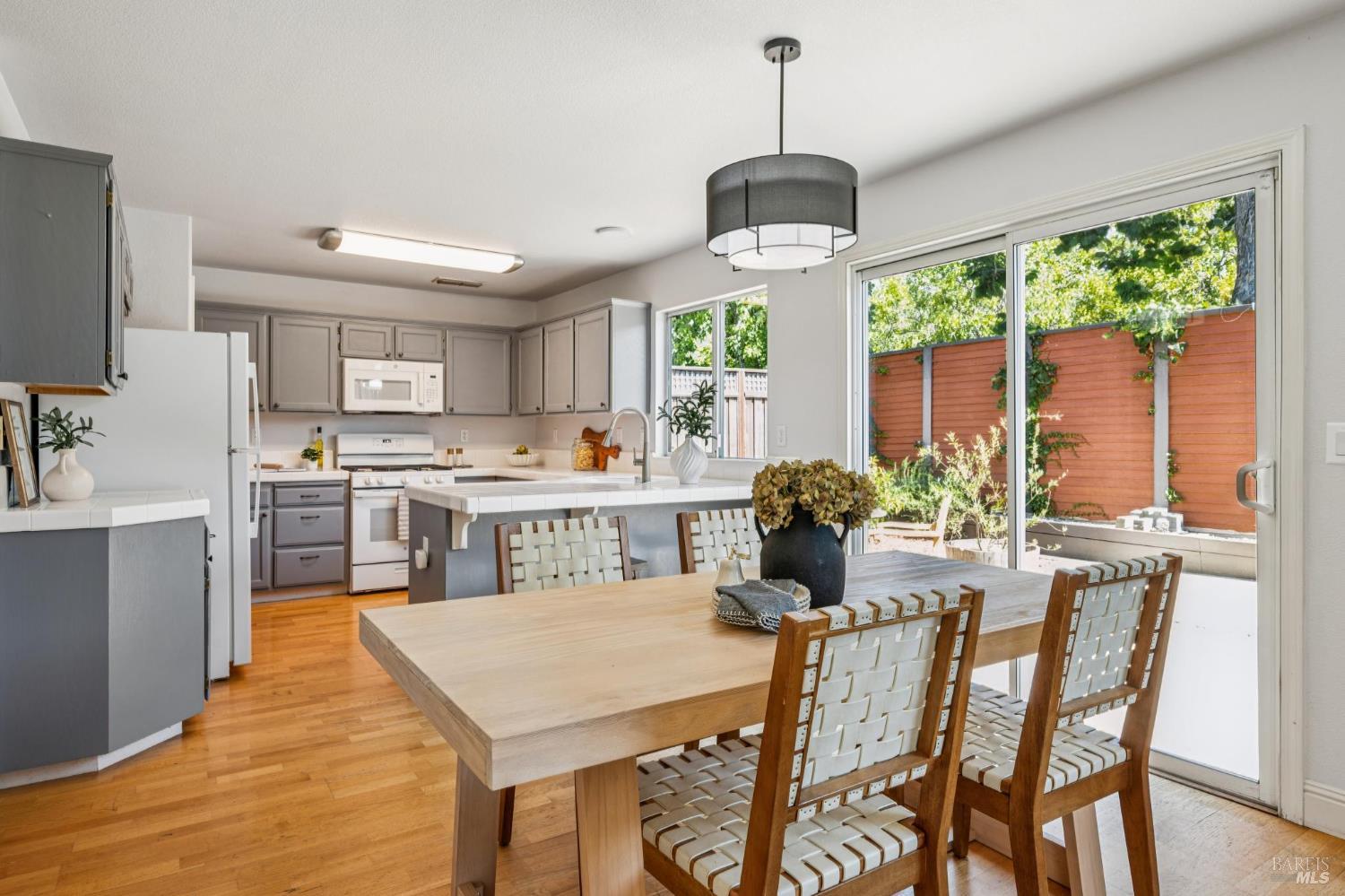 Detail Gallery Image 13 of 53 For 8030 Macaw Ct, Rohnert Park,  CA 94928 - 3 Beds | 2/1 Baths