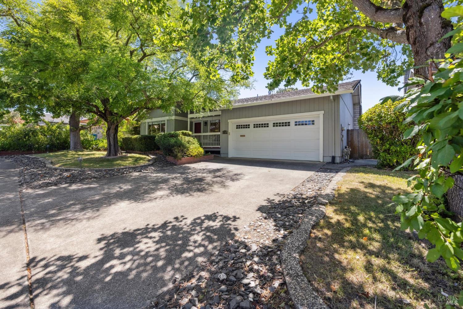 Detail Gallery Image 5 of 66 For 334 San Marin Dr, Novato,  CA 94945 - 4 Beds | 2 Baths