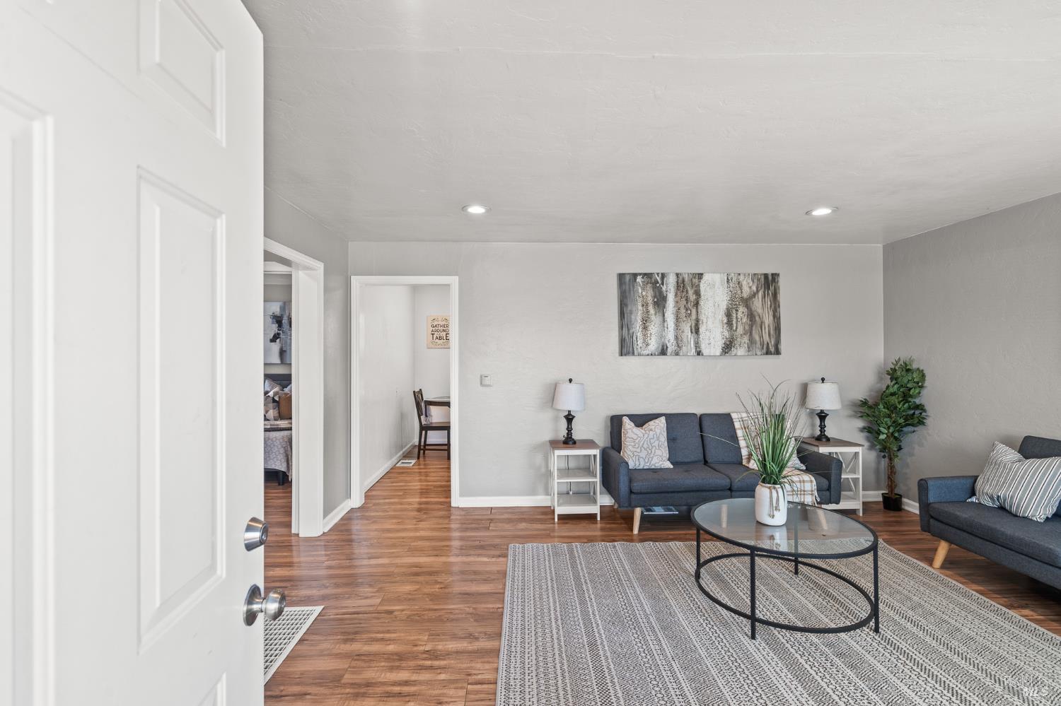 Detail Gallery Image 8 of 32 For 229 Hermosa Ave, Vallejo,  CA 94589 - 3 Beds | 1 Baths