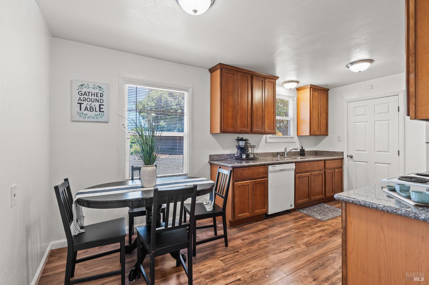 Detail Gallery Image 12 of 32 For 229 Hermosa Ave, Vallejo,  CA 94589 - 3 Beds | 1 Baths