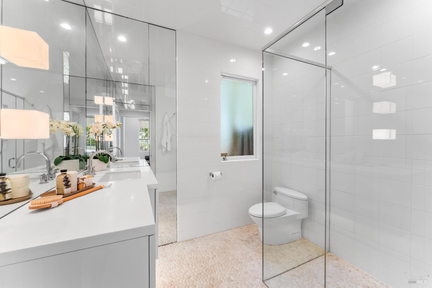 Detail Gallery Image 15 of 77 For 108 Randolph St, Napa,  CA 94559 - 3 Beds | 3 Baths