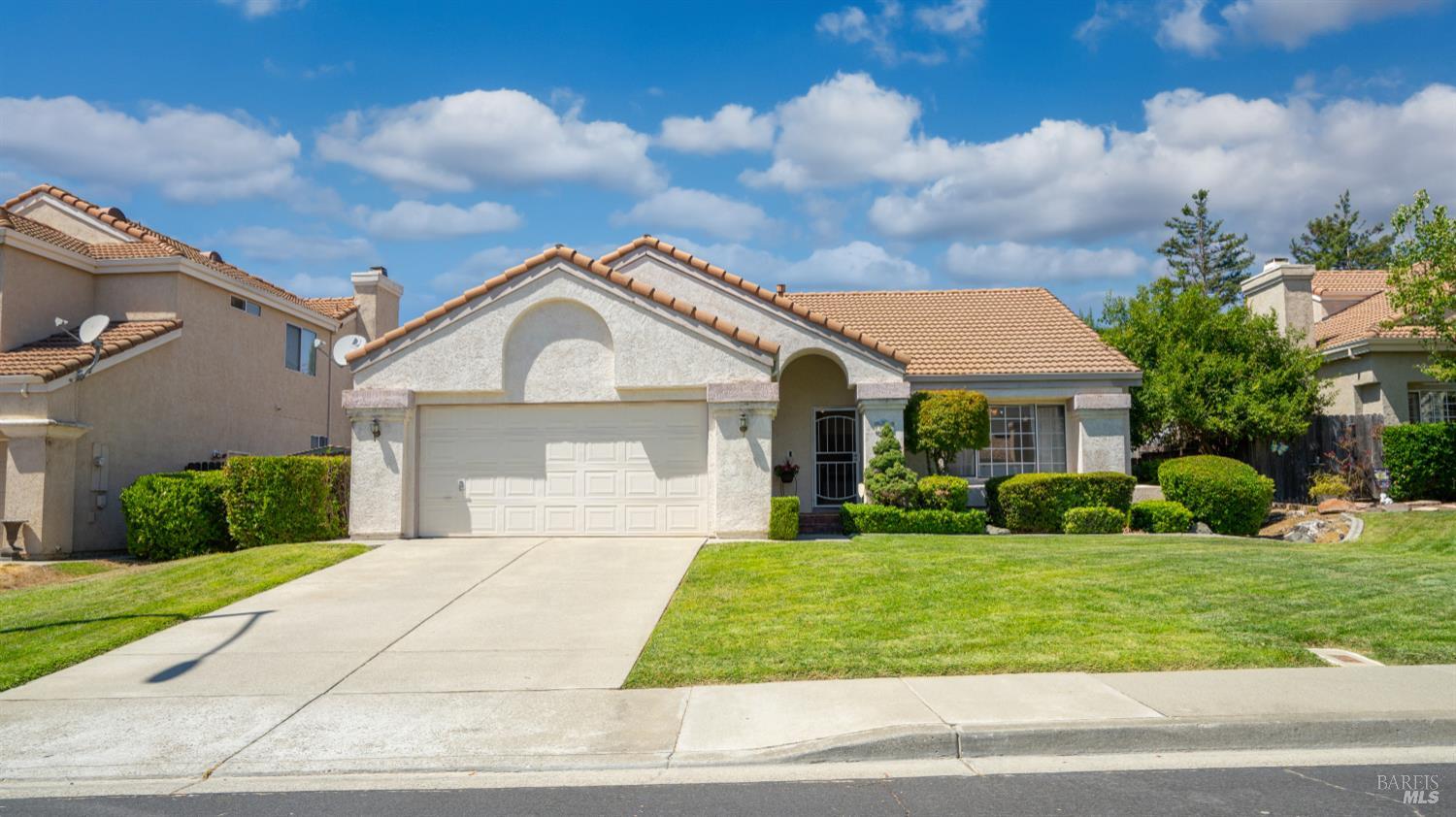 Detail Gallery Image 4 of 58 For 202 Bantry Dr, Vacaville,  CA 95688 - 3 Beds | 2 Baths