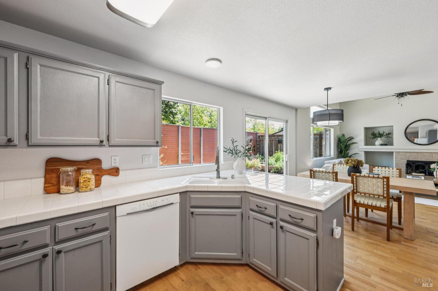 Detail Gallery Image 23 of 53 For 8030 Macaw Ct, Rohnert Park,  CA 94928 - 3 Beds | 2/1 Baths