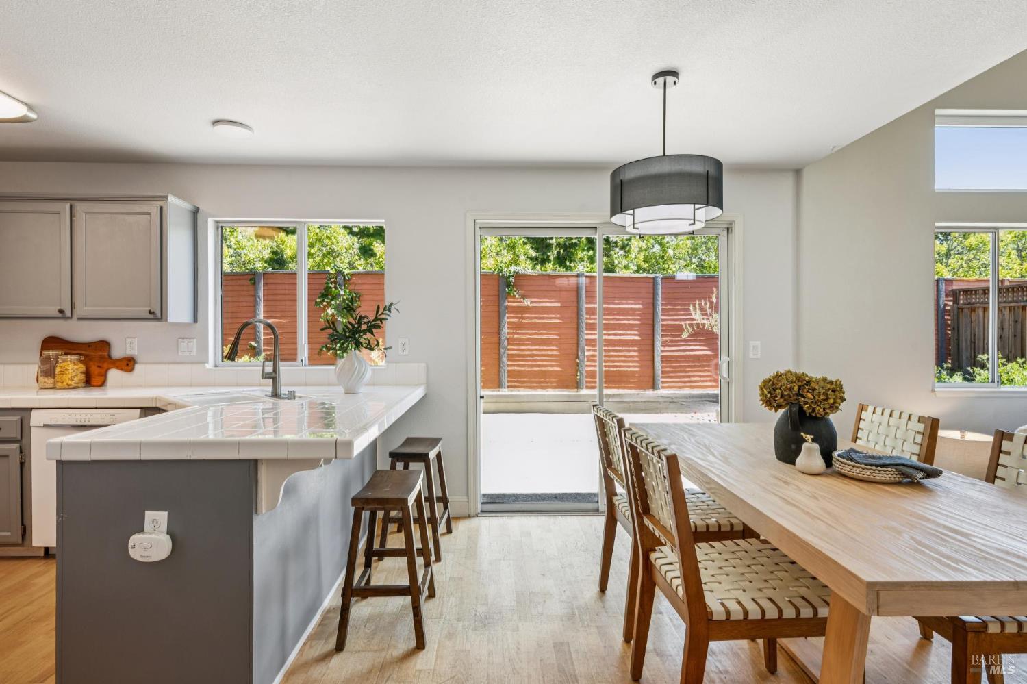 Detail Gallery Image 18 of 53 For 8030 Macaw Ct, Rohnert Park,  CA 94928 - 3 Beds | 2/1 Baths