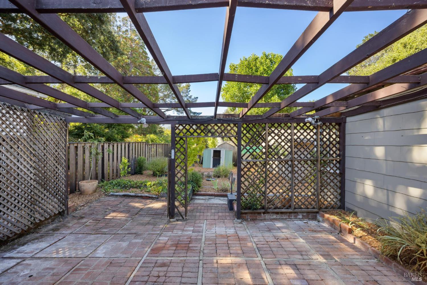 Detail Gallery Image 30 of 40 For 95 the Alameda Unkn, San Anselmo,  CA 94960 - 3 Beds | 2 Baths