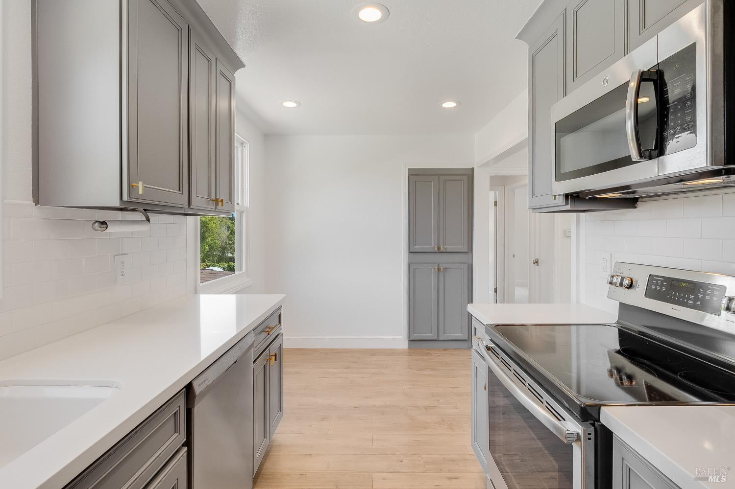 Detail Gallery Image 25 of 62 For 26 Corte Del Sol Unkn, Benicia,  CA 94510 - 3 Beds | 1 Baths