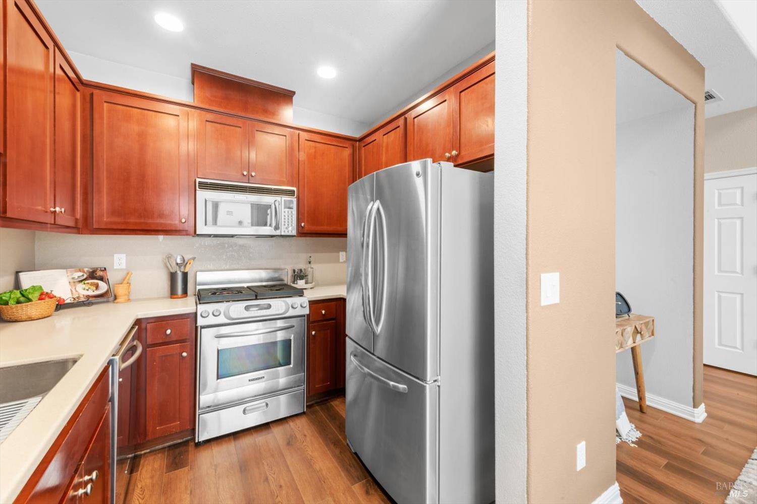 Detail Gallery Image 21 of 54 For 1013 Portofino Ave, Vacaville,  CA 95687 - 3 Beds | 2/1 Baths