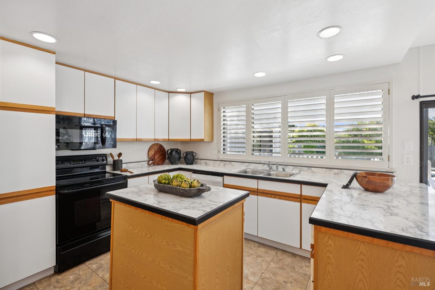 Detail Gallery Image 18 of 66 For 334 San Marin Dr, Novato,  CA 94945 - 4 Beds | 2 Baths