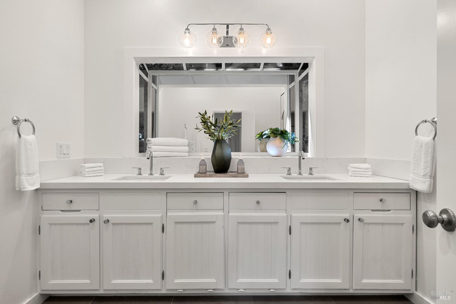 Detail Gallery Image 26 of 56 For 306 Edgewood Ave, Mill Valley,  CA 94941 - 4 Beds | 3 Baths