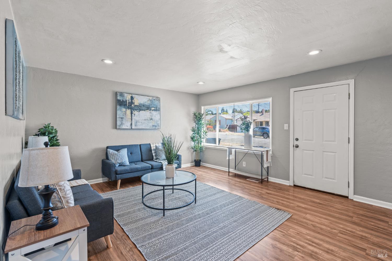 Detail Gallery Image 5 of 32 For 229 Hermosa Ave, Vallejo,  CA 94589 - 3 Beds | 1 Baths