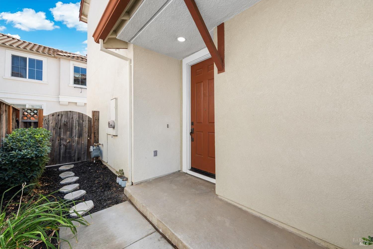 Detail Gallery Image 4 of 54 For 1013 Portofino Ave, Vacaville,  CA 95687 - 3 Beds | 2/1 Baths
