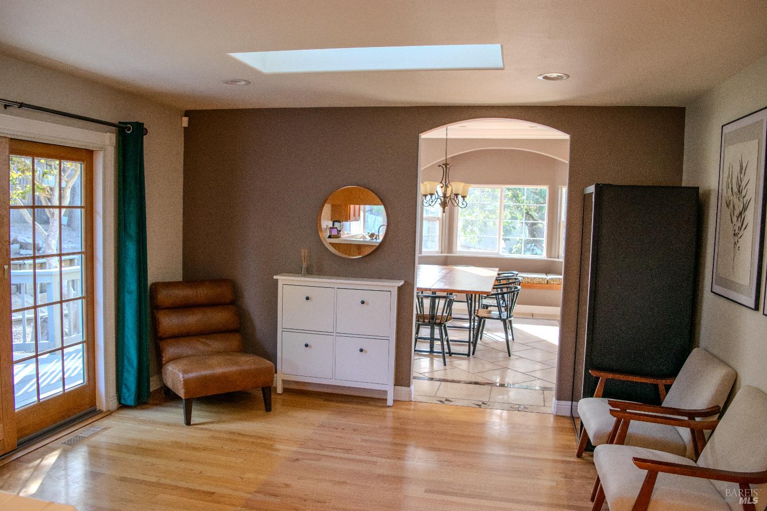Detail Gallery Image 10 of 38 For 6081 Malcolm Ln, Penngrove,  CA 94951 - 3 Beds | 2/1 Baths