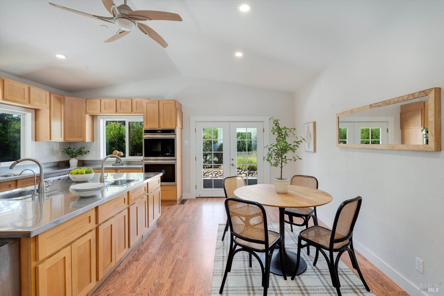 Detail Gallery Image 20 of 46 For 19100 Ola Ct, Sonoma,  CA 95476 - 2 Beds | 2 Baths