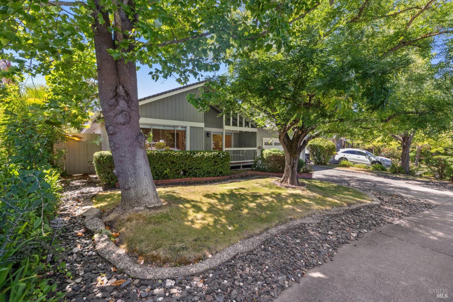 Detail Gallery Image 3 of 66 For 334 San Marin Dr, Novato,  CA 94945 - 4 Beds | 2 Baths