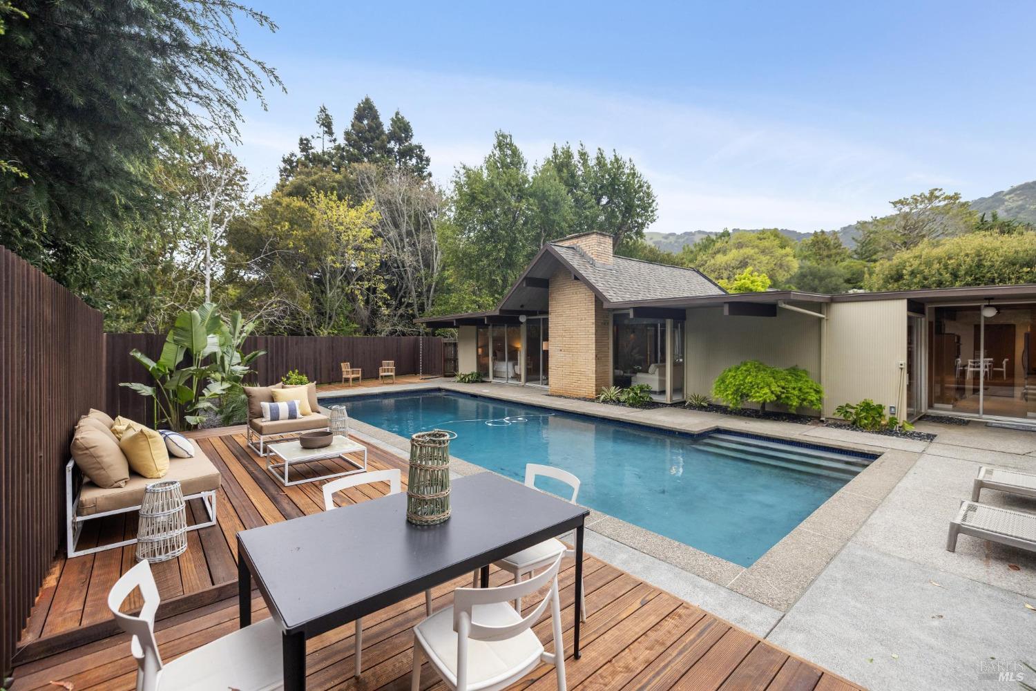Detail Gallery Image 50 of 55 For 87 Mount Rainier Dr, San Rafael,  CA 94903 - 5 Beds | 2 Baths