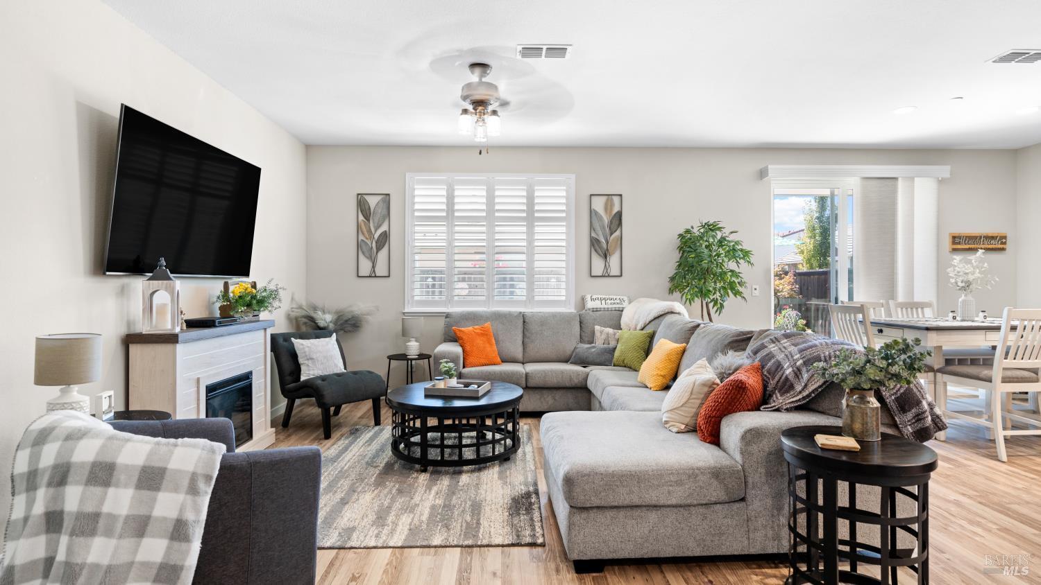 Detail Gallery Image 8 of 35 For 570 Syracuse Ln, Dixon,  CA 95620 - 3 Beds | 2 Baths