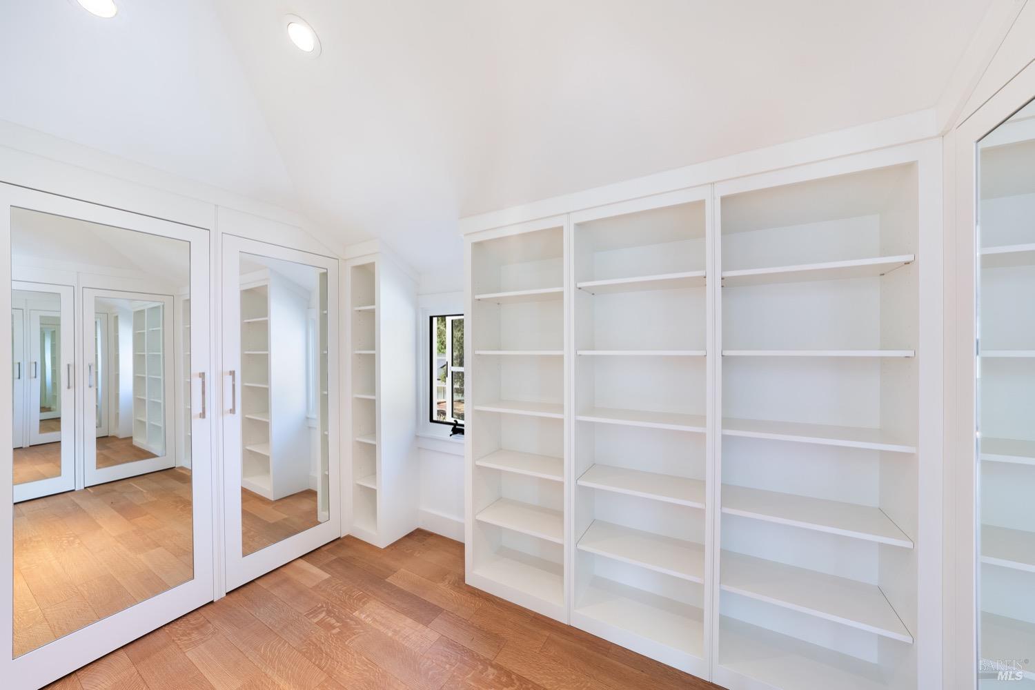 Detail Gallery Image 13 of 24 For 1508 Spring St, Saint Helena,  CA 94574 - 3 Beds | 3/1 Baths