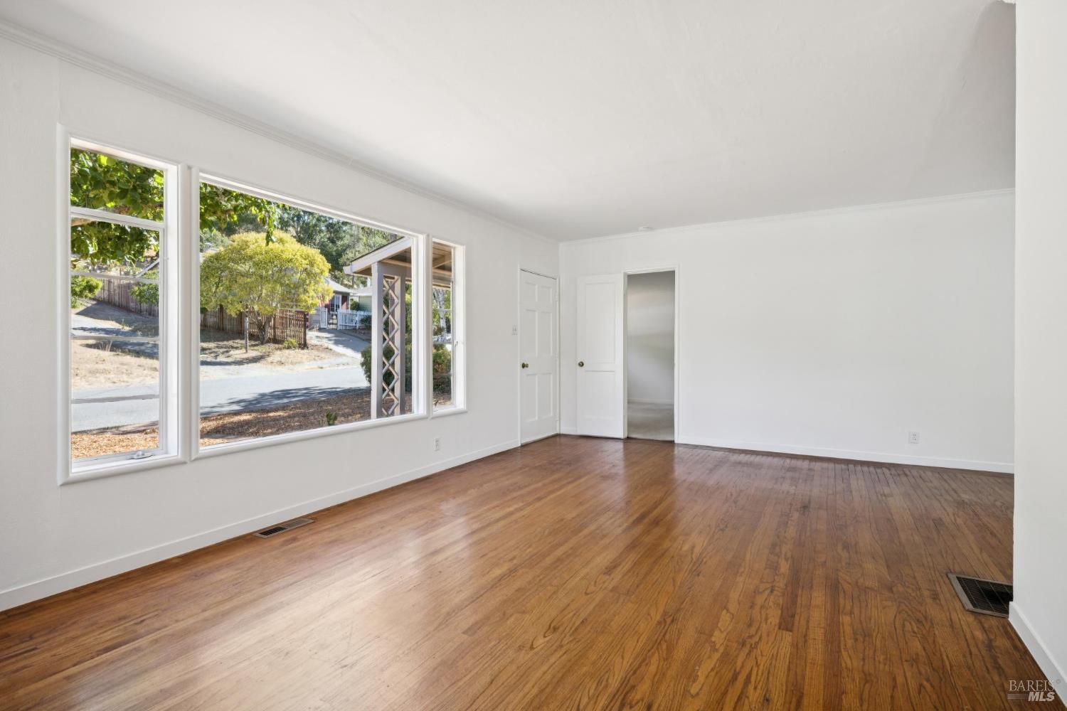 Detail Gallery Image 10 of 40 For 95 the Alameda Unkn, San Anselmo,  CA 94960 - 3 Beds | 2 Baths