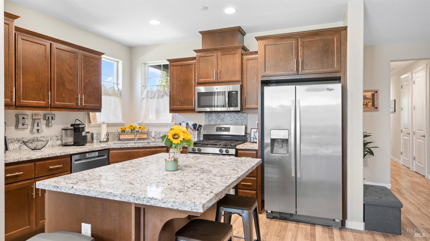 Detail Gallery Image 12 of 35 For 570 Syracuse Ln, Dixon,  CA 95620 - 3 Beds | 2 Baths