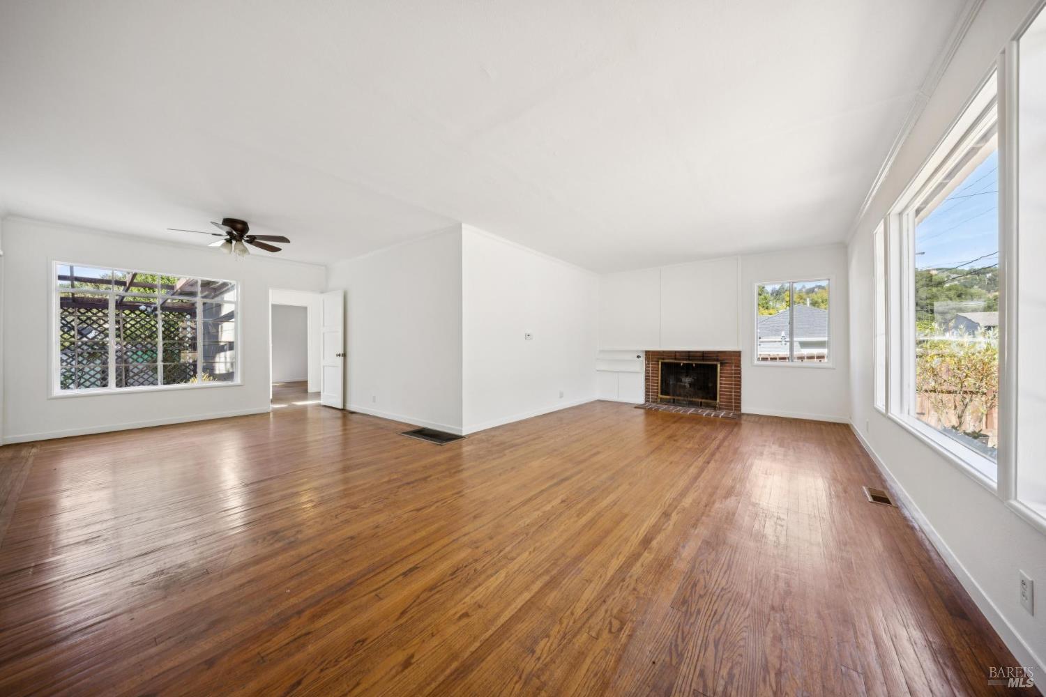 Detail Gallery Image 8 of 40 For 95 the Alameda Unkn, San Anselmo,  CA 94960 - 3 Beds | 2 Baths