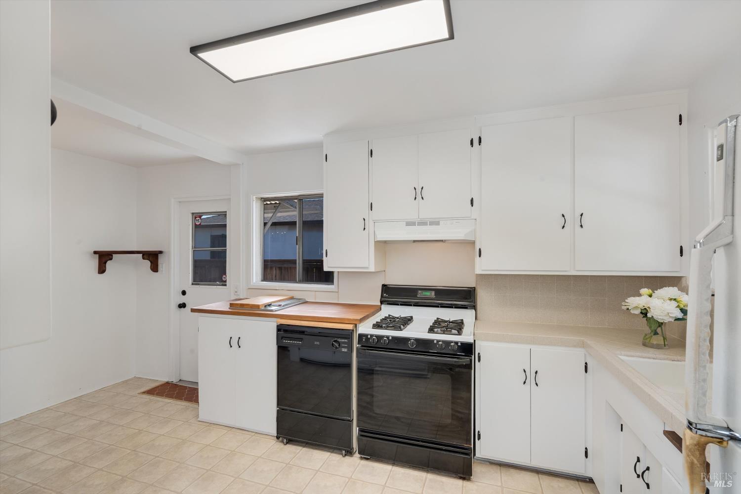 Detail Gallery Image 11 of 40 For 1229 Olive St, Santa Rosa,  CA 95407 - 3 Beds | 2 Baths