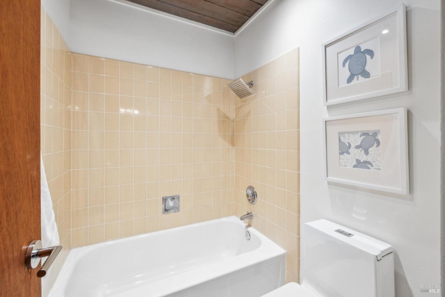 Detail Gallery Image 43 of 55 For 87 Mount Rainier Dr, San Rafael,  CA 94903 - 5 Beds | 2 Baths