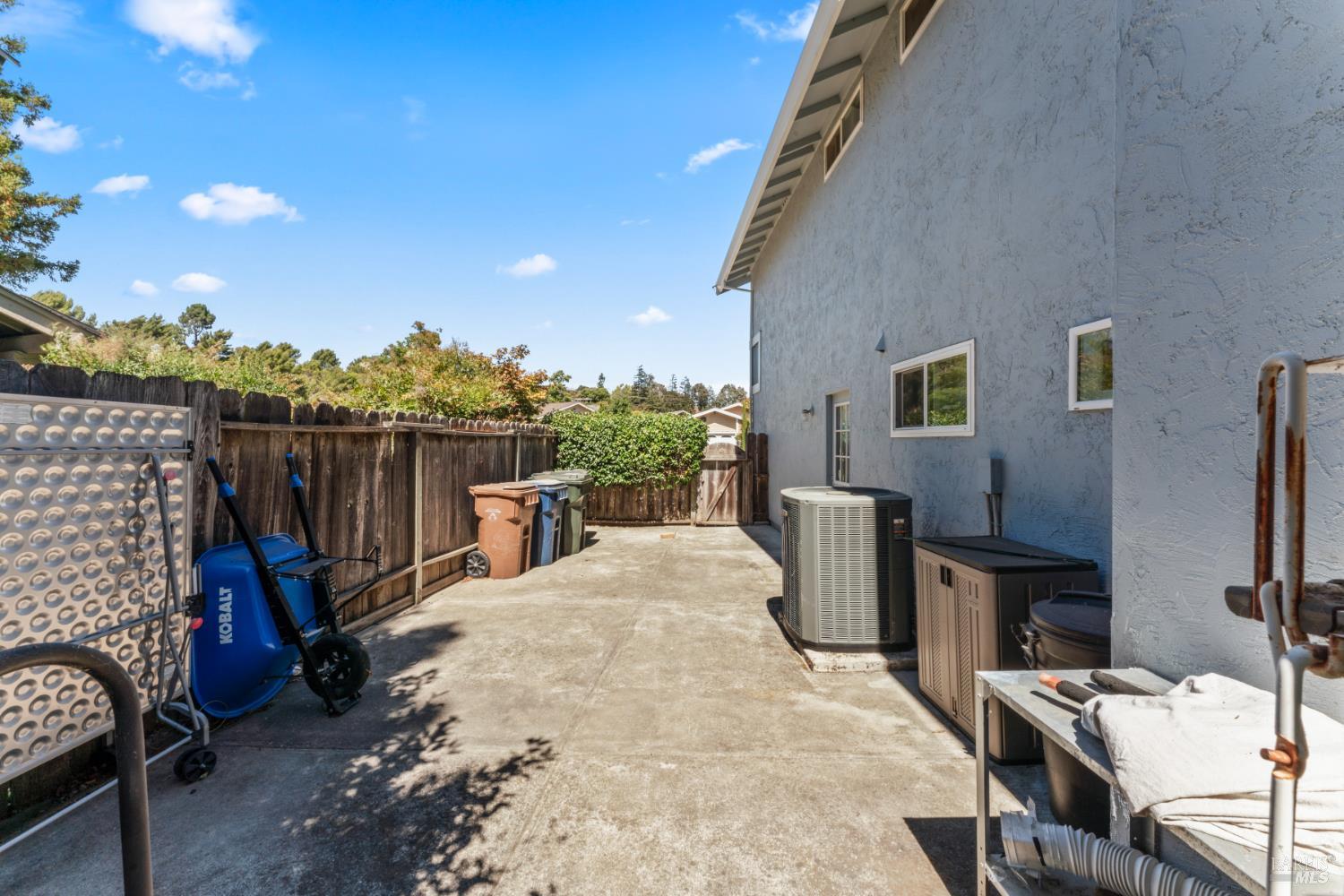 Detail Gallery Image 44 of 47 For 921 Bolton Cir, Benicia,  CA 94510 - 3 Beds | 2/1 Baths