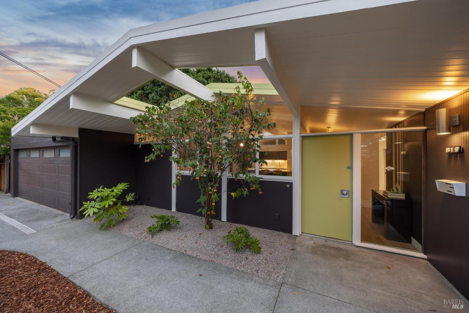 Detail Gallery Image 28 of 37 For 819 Greenberry Ln, San Rafael,  CA 94903 - 4 Beds | 2 Baths
