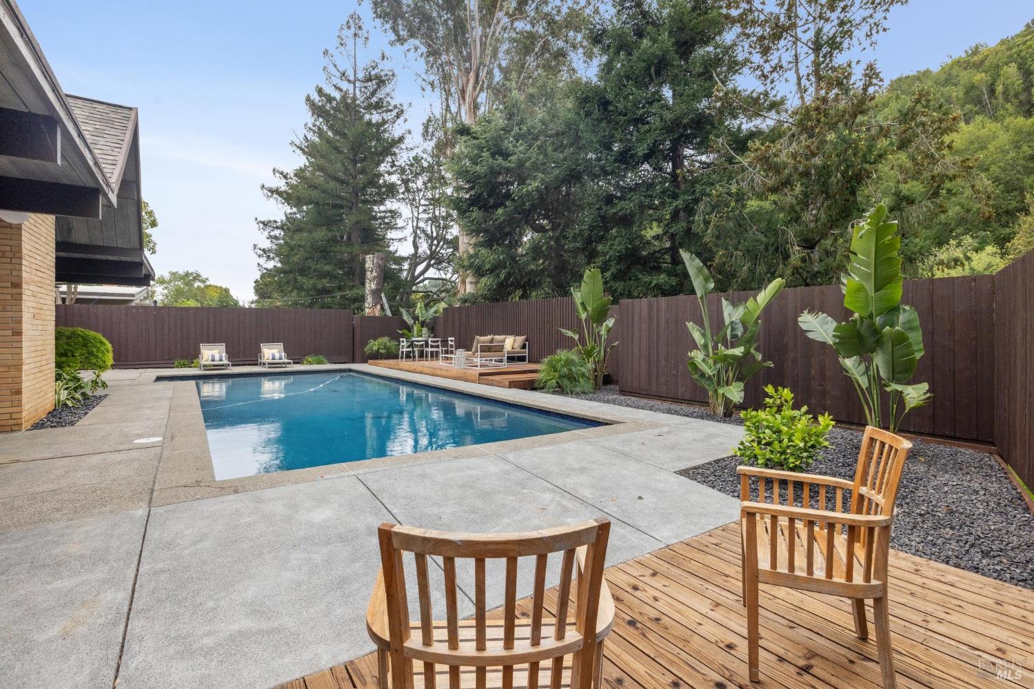 Detail Gallery Image 35 of 55 For 87 Mount Rainier Dr, San Rafael,  CA 94903 - 5 Beds | 2 Baths
