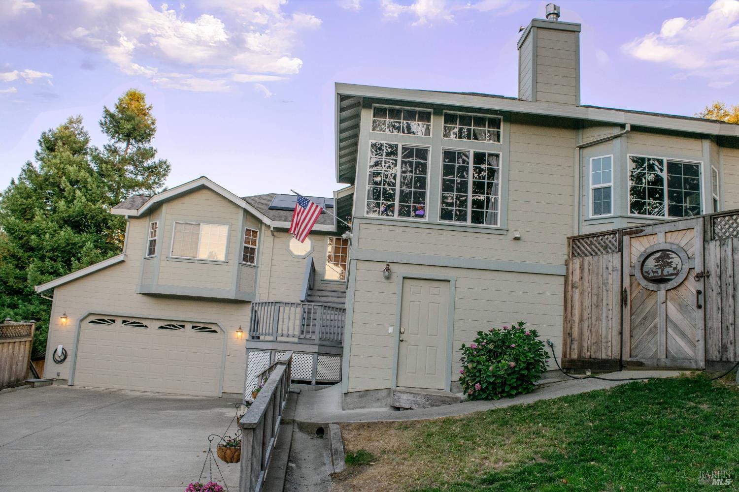 Detail Gallery Image 3 of 38 For 6081 Malcolm Ln, Penngrove,  CA 94951 - 3 Beds | 2/1 Baths