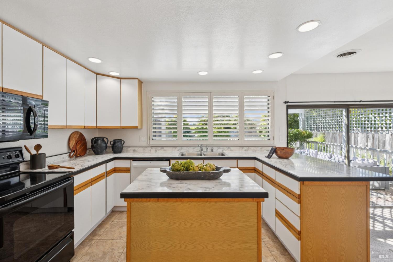Detail Gallery Image 17 of 66 For 334 San Marin Dr, Novato,  CA 94945 - 4 Beds | 2 Baths