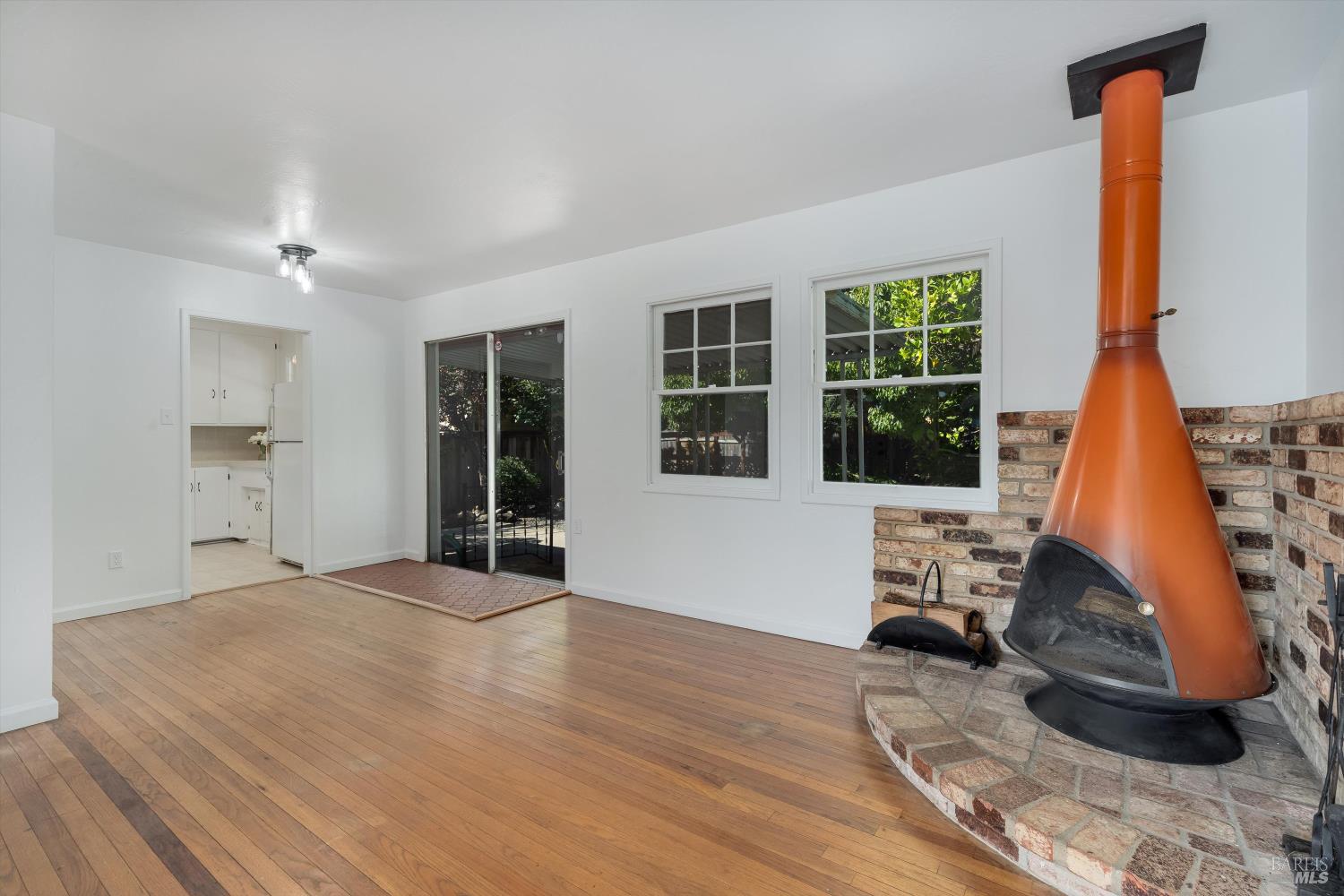 Detail Gallery Image 8 of 40 For 1229 Olive St, Santa Rosa,  CA 95407 - 3 Beds | 2 Baths