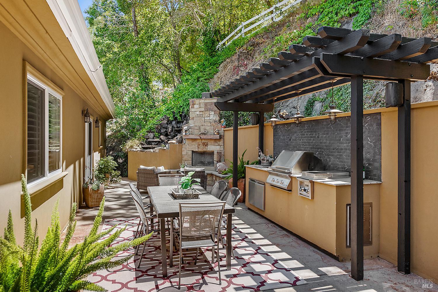 Detail Gallery Image 27 of 49 For 444 the Alameda Unkn, San Anselmo,  CA 94960 - 5 Beds | 2/1 Baths