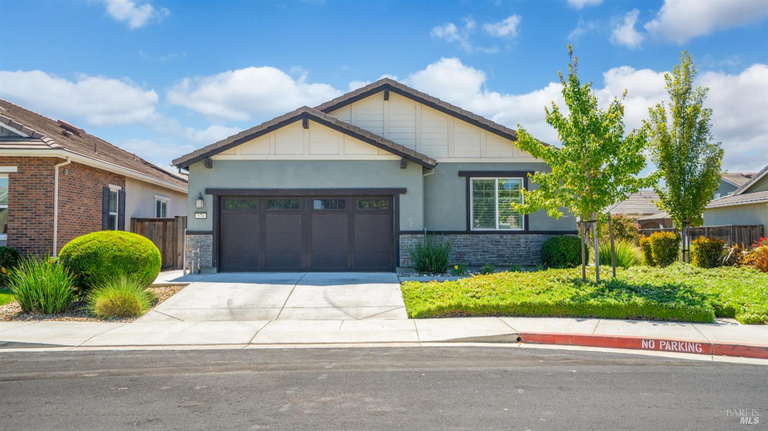 Detail Gallery Image 2 of 35 For 570 Syracuse Ln, Dixon,  CA 95620 - 3 Beds | 2 Baths
