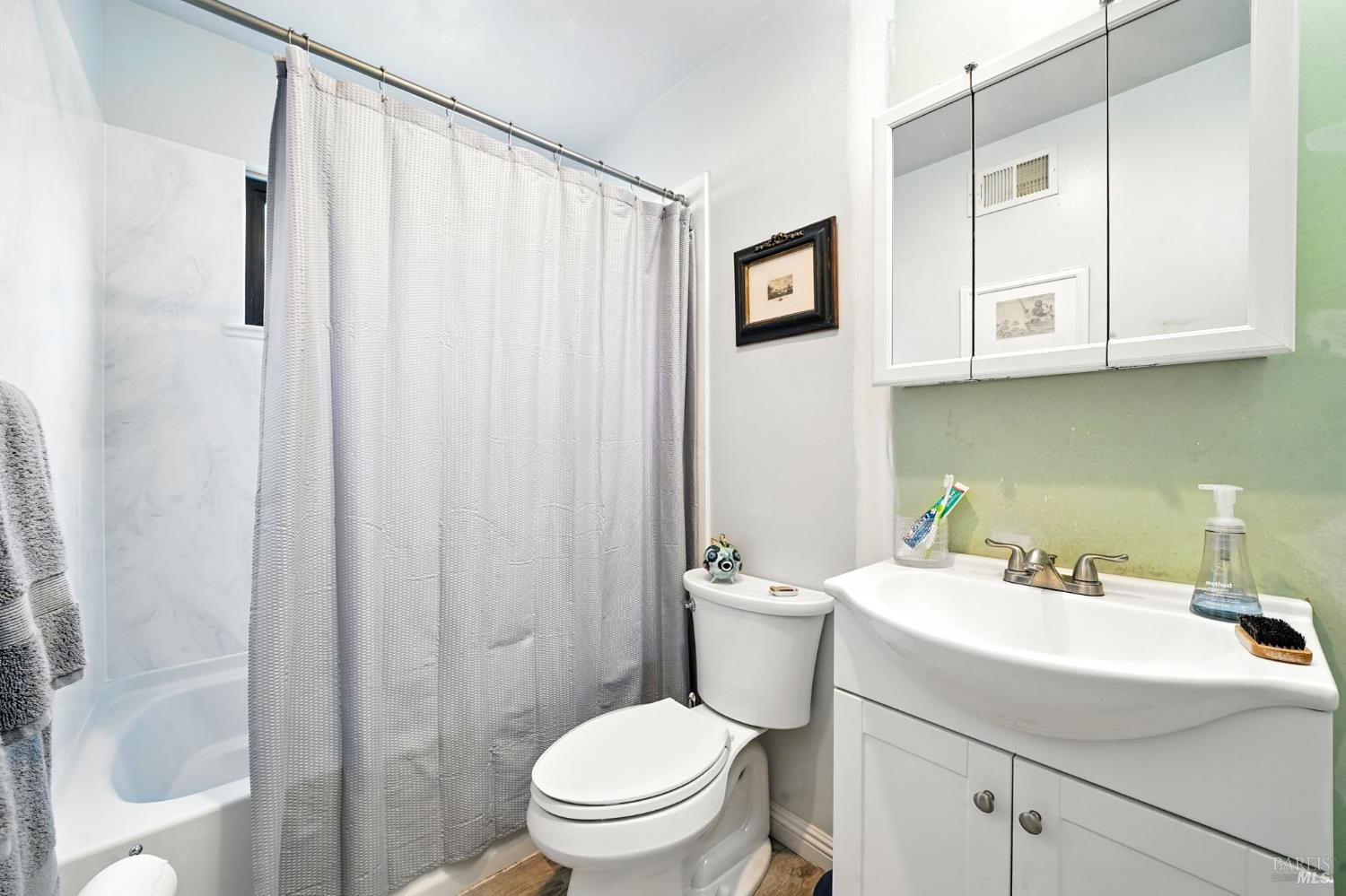 Detail Gallery Image 16 of 33 For 4272 Brentwood Cir, Concord,  CA 94521 - 3 Beds | 2 Baths