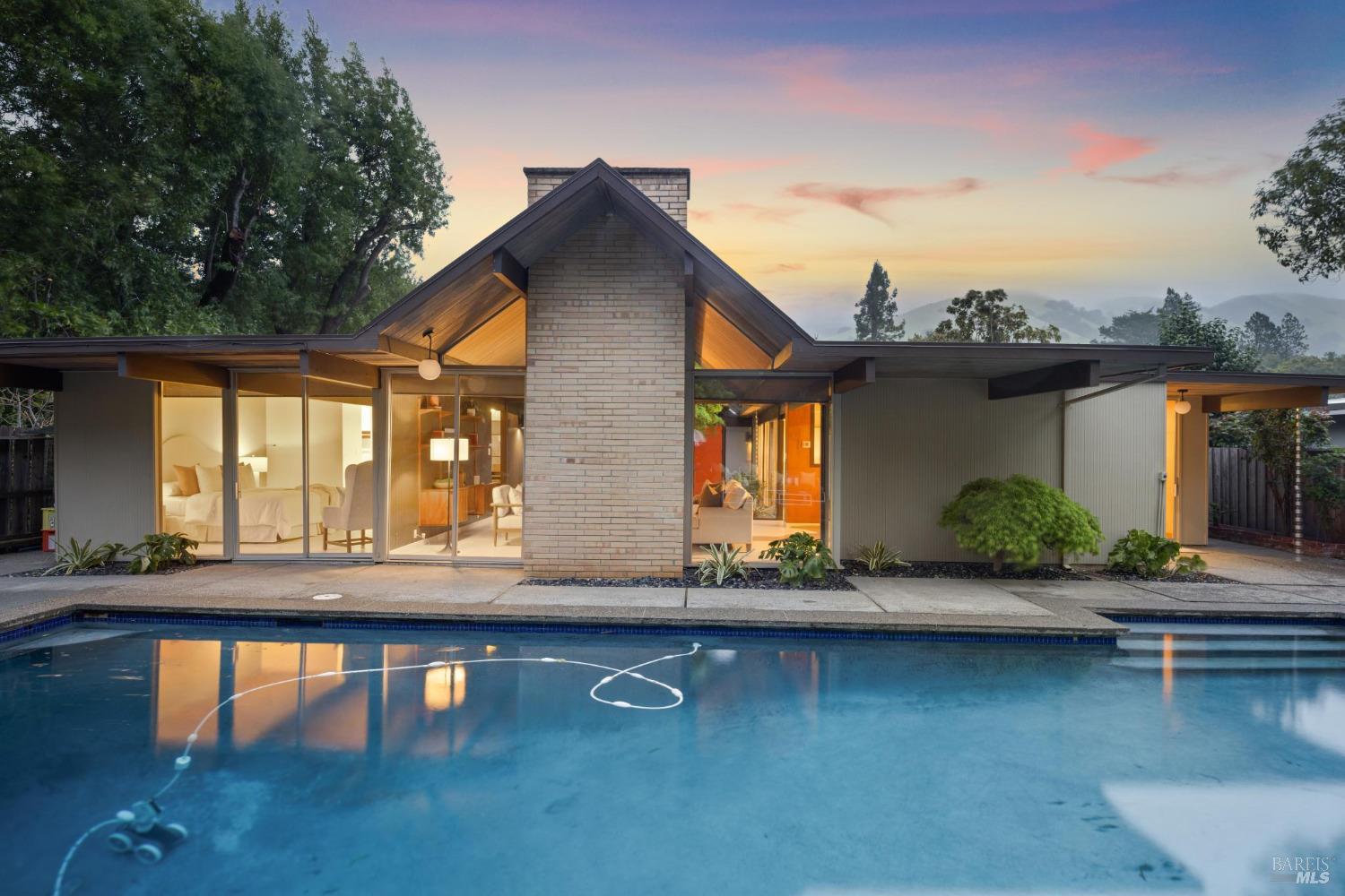 Detail Gallery Image 55 of 55 For 87 Mount Rainier Dr, San Rafael,  CA 94903 - 5 Beds | 2 Baths