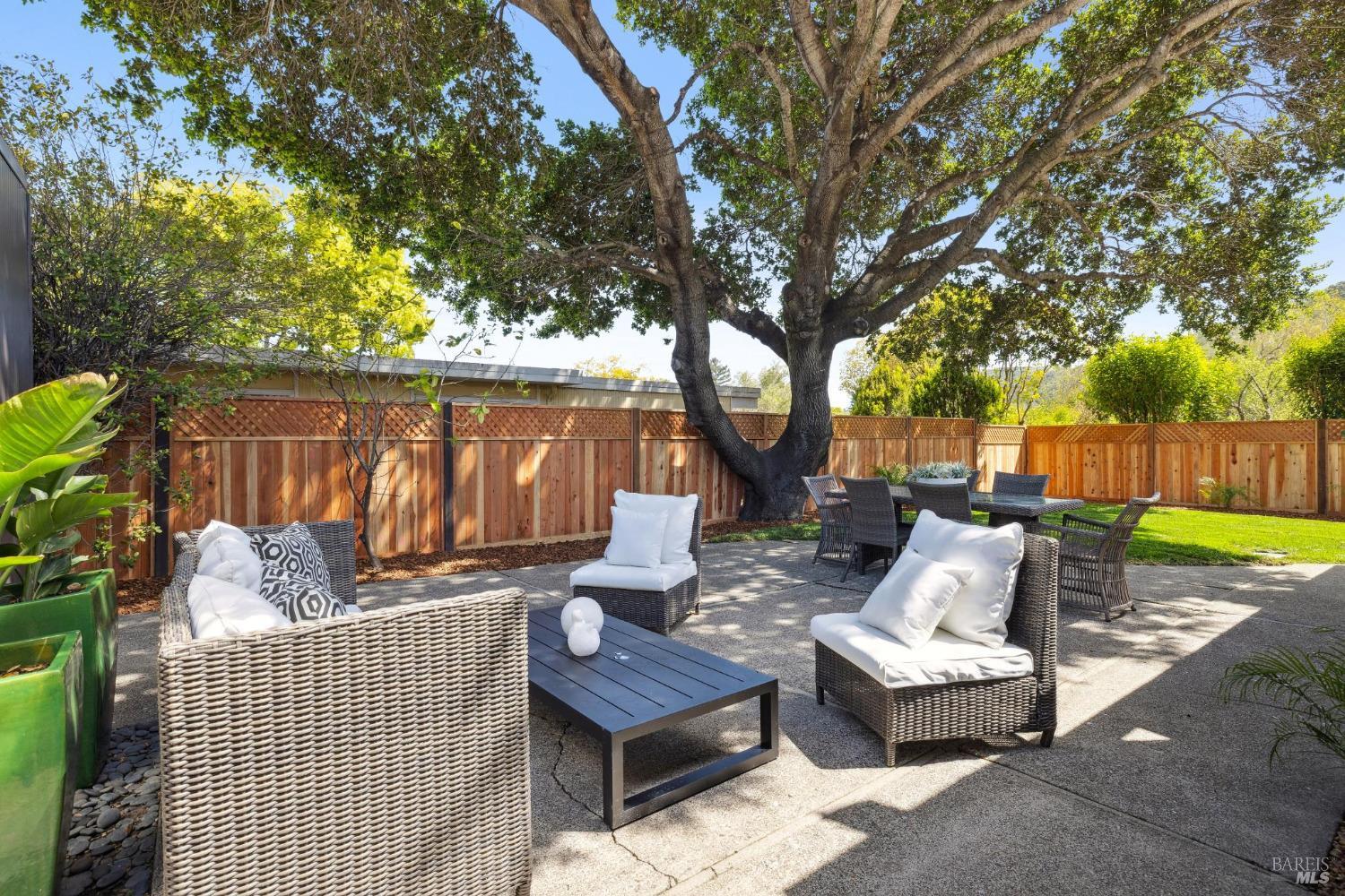Detail Gallery Image 22 of 37 For 819 Greenberry Ln, San Rafael,  CA 94903 - 4 Beds | 2 Baths