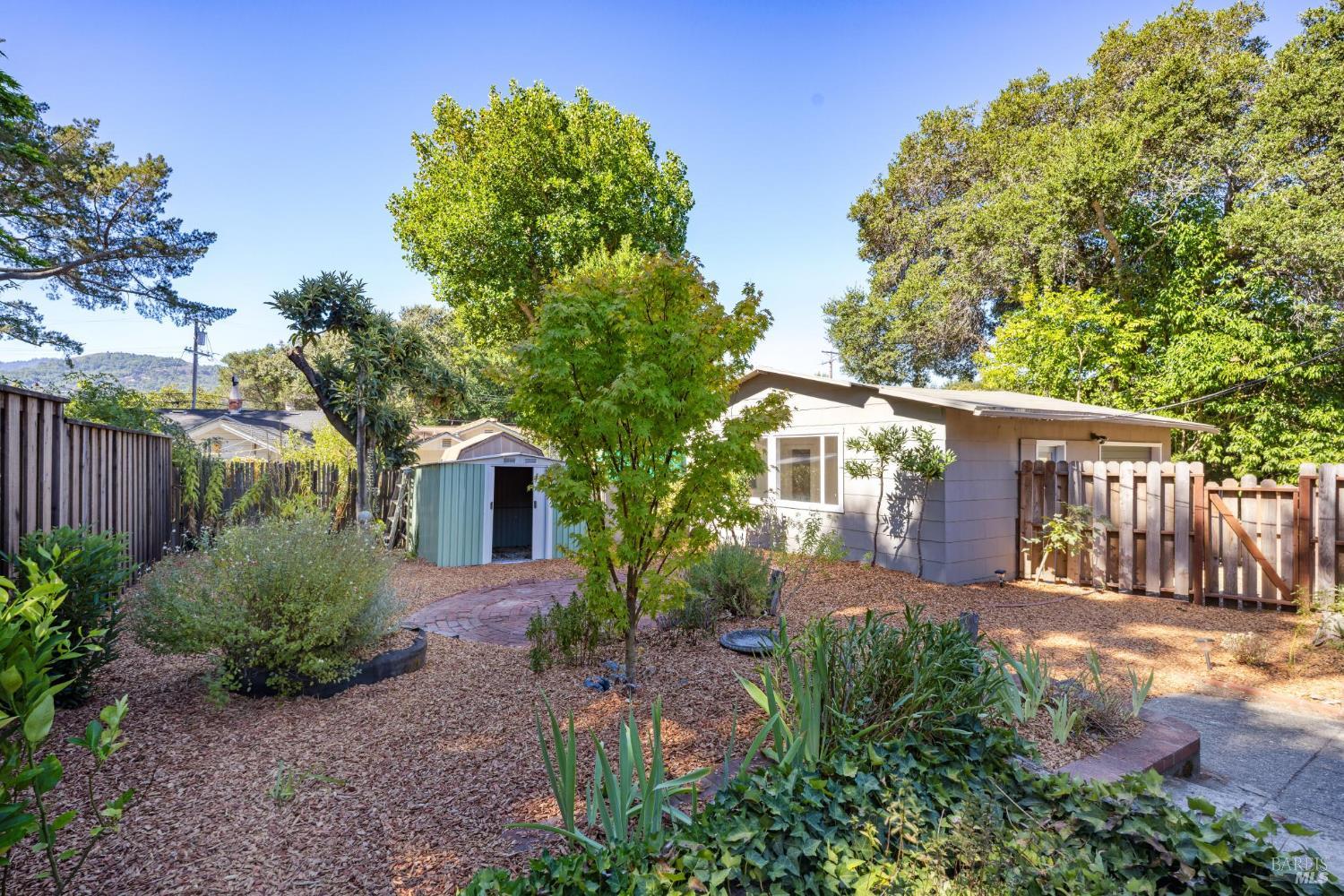 Detail Gallery Image 33 of 40 For 95 the Alameda Unkn, San Anselmo,  CA 94960 - 3 Beds | 2 Baths