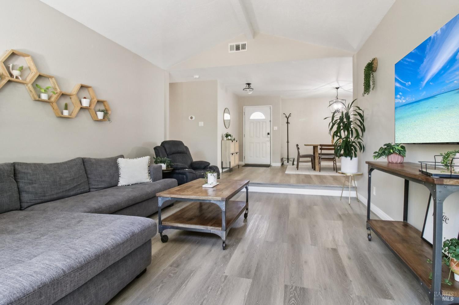 Detail Gallery Image 10 of 47 For 2246 Minaret Dr, Martinez,  CA 94553 - 3 Beds | 2 Baths