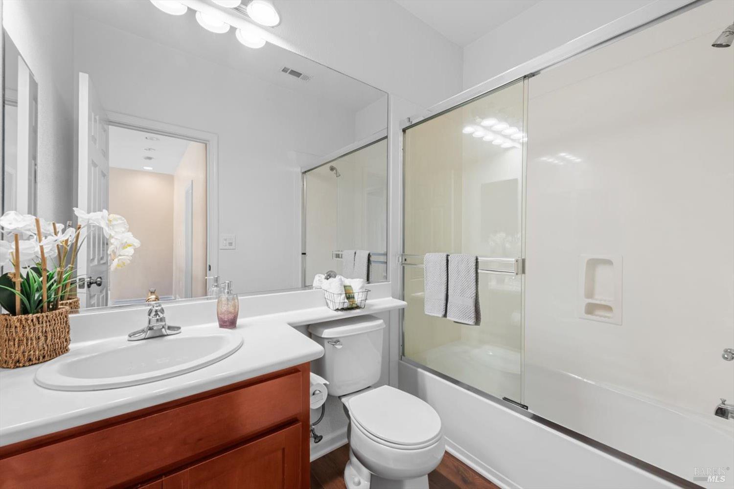 Detail Gallery Image 27 of 54 For 1013 Portofino Ave, Vacaville,  CA 95687 - 3 Beds | 2/1 Baths