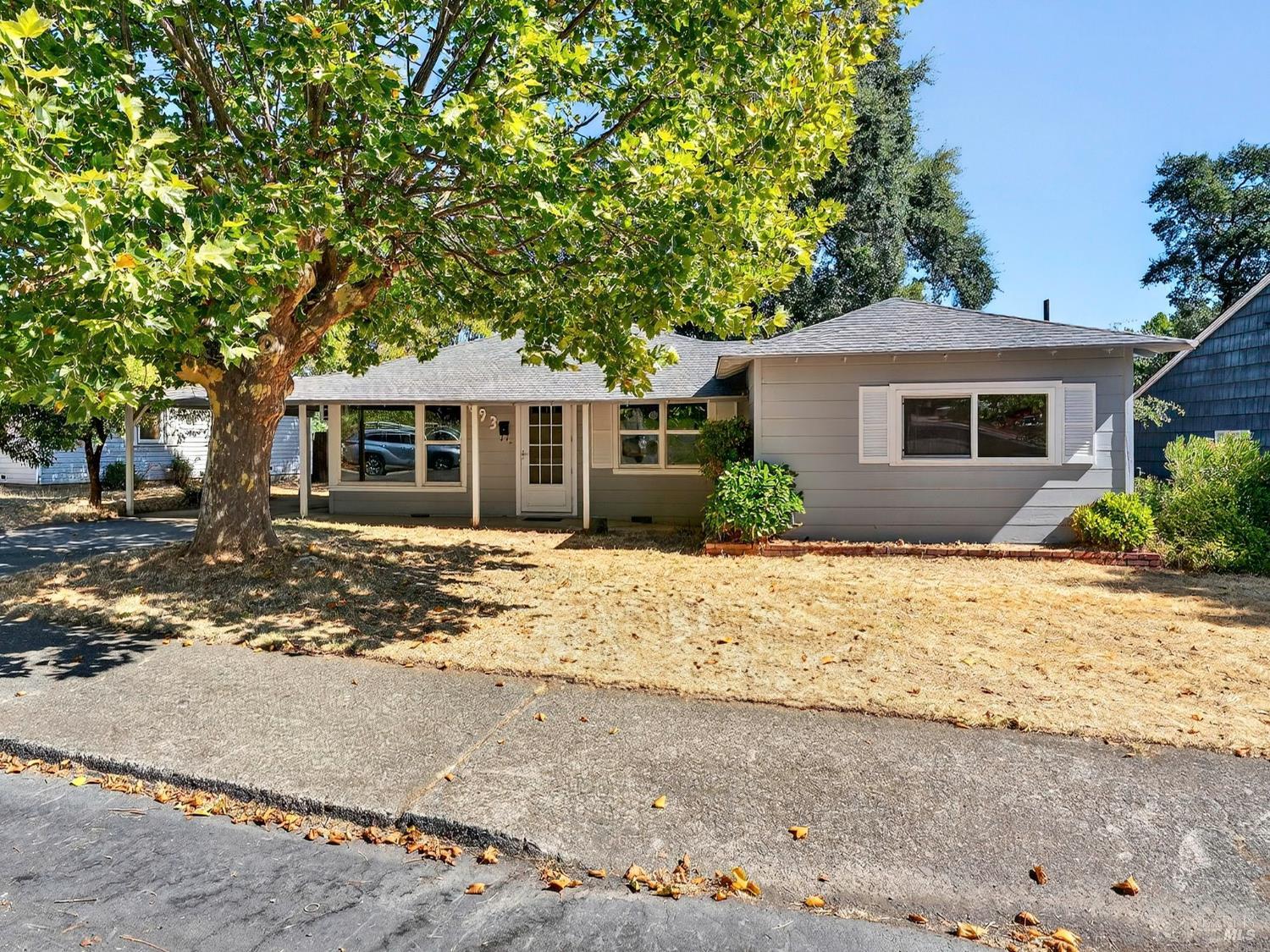 Detail Gallery Image 1 of 28 For 693 Mendocino Dr, Ukiah,  CA 95482 - 3 Beds | 1 Baths